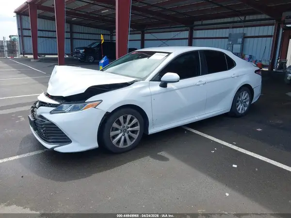 4T1B11HK8JU642487 2018 TOYOTA CAMRY - Image 2