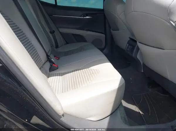4T1B11HK8JU642523 2018 TOYOTA CAMRY - Image 8