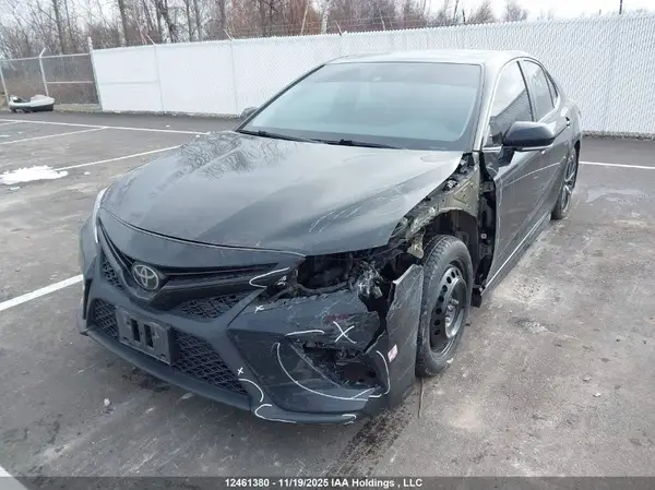 4T1B11HK8JU643719 2018 TOYOTA CAMRY - Image 2