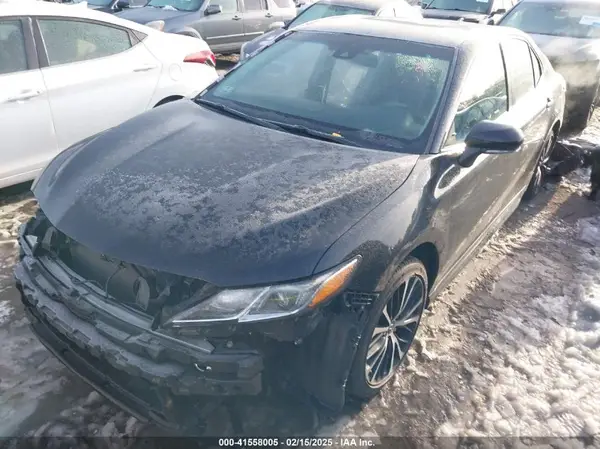 4T1B11HK8JU646037 2018 TOYOTA CAMRY - Image 2