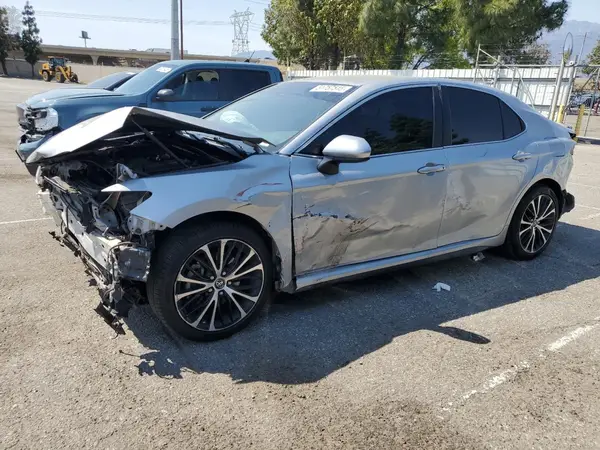 4T1B11HK8JU646068 2018 TOYOTA CAMRY - Image 1
