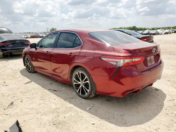 4T1B11HK8JU646684 2018 TOYOTA CAMRY - Image 2