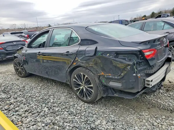 4T1B11HK8JU647222 2018 TOYOTA CAMRY - Image 2