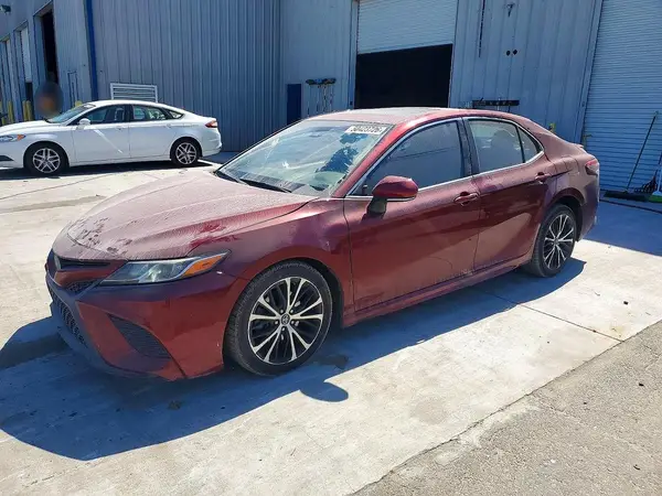 4T1B11HK8JU648757 2018 TOYOTA CAMRY - Image 1