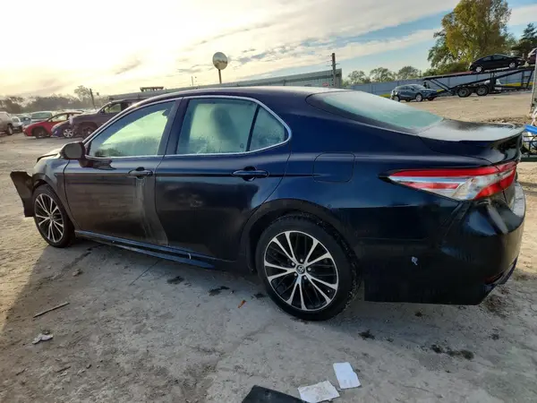 4T1B11HK8JU651805 2018 TOYOTA CAMRY - Image 2