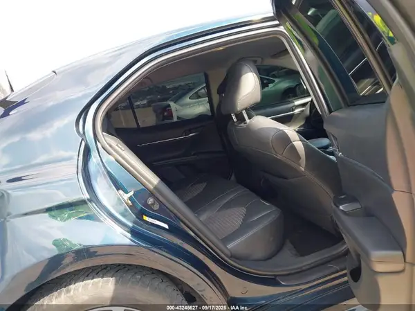 4T1B11HK8JU651819 2018 TOYOTA CAMRY - Image 8