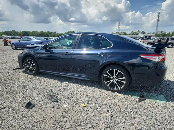 4T1B11HK8JU652338 2018 TOYOTA CAMRY - Image 2
