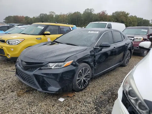 4T1B11HK8JU655062 2018 TOYOTA CAMRY - Image 1