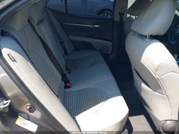 4T1B11HK8JU660441 2018 TOYOTA CAMRY - Image 8