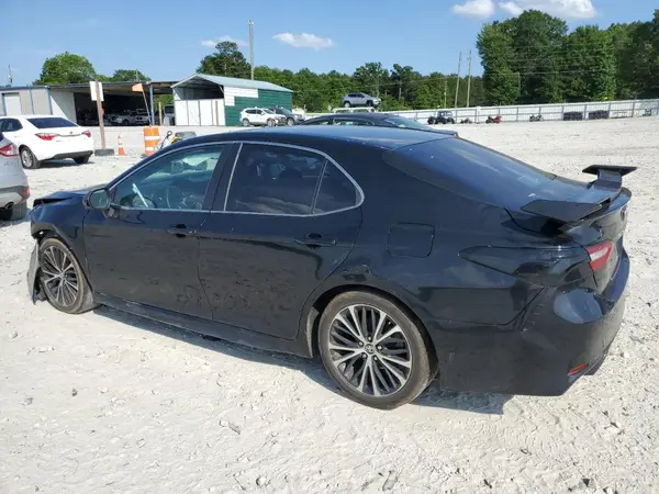 4T1B11HK8JU661136 2018 TOYOTA CAMRY - Image 2