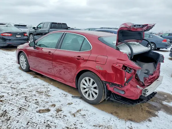 4T1B11HK8JU663369 2018 TOYOTA CAMRY - Image 2