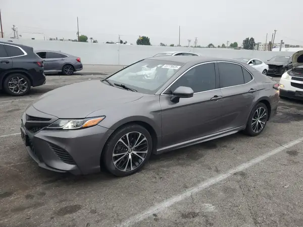 4T1B11HK8JU664327 2018 TOYOTA CAMRY - Image 1