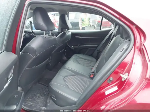 4T1B11HK8JU666093 2018 TOYOTA CAMRY - Image 8
