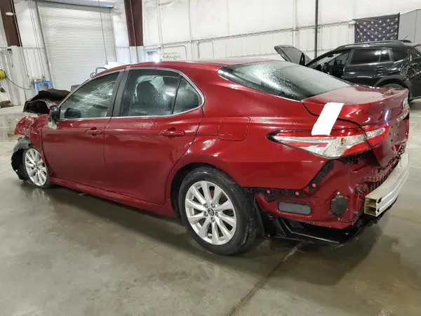 4T1B11HK8JU666272 2018 TOYOTA CAMRY - Image 2