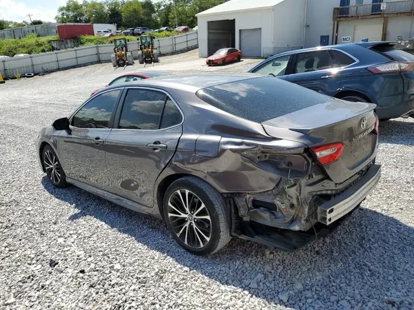 4T1B11HK8JU667034 2018 TOYOTA CAMRY - Image 2