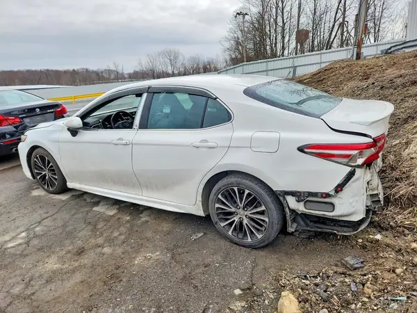 4T1B11HK8JU667602 2018 TOYOTA CAMRY - Image 2