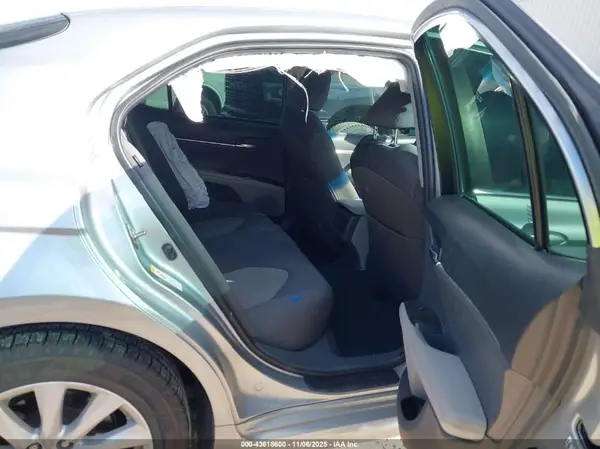 4T1B11HK8JU667907 2018 TOYOTA CAMRY - Image 8