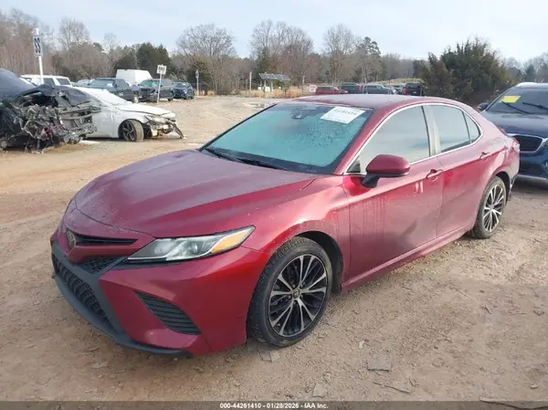 4T1B11HK8JU668040 2018 TOYOTA CAMRY - Image 2