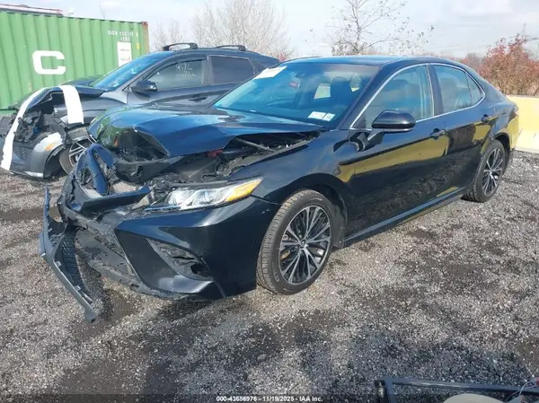 4T1B11HK8JU669592 2018 TOYOTA CAMRY - Image 2