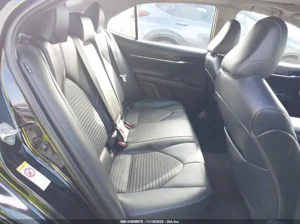 4T1B11HK8JU669592 2018 TOYOTA CAMRY - Image 8