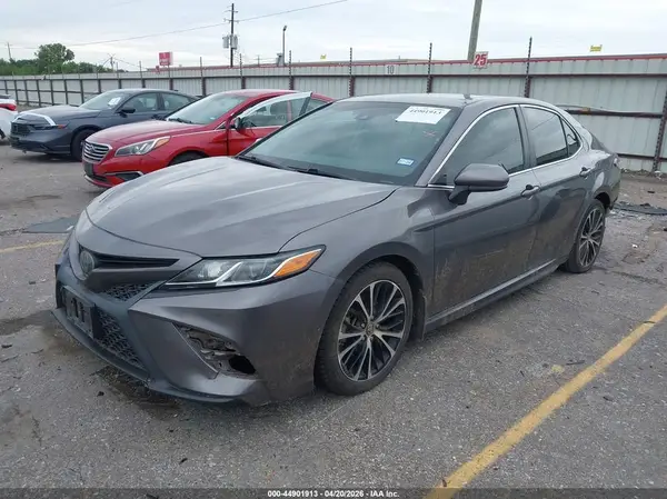 4T1B11HK8JU671181 2018 TOYOTA CAMRY - Image 2