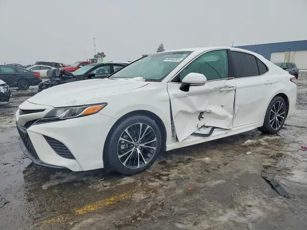 4T1B11HK8JU671696 2018 TOYOTA CAMRY - Image 1