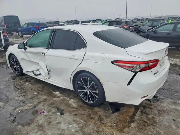 4T1B11HK8JU671696 2018 TOYOTA CAMRY - Image 2