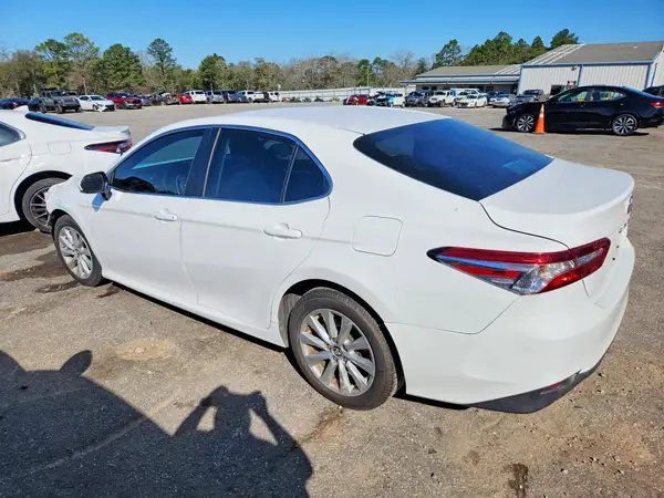 4T1B11HK8JU672007 2018 TOYOTA CAMRY - Image 2