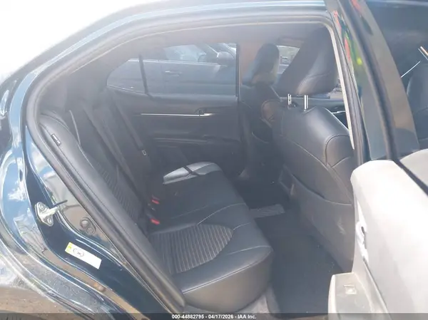 4T1B11HK8JU672525 2018 TOYOTA CAMRY - Image 8