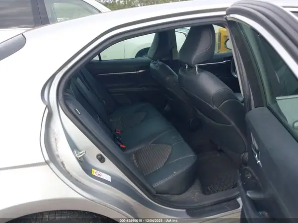 4T1B11HK8JU673593 2018 TOYOTA CAMRY - Image 8