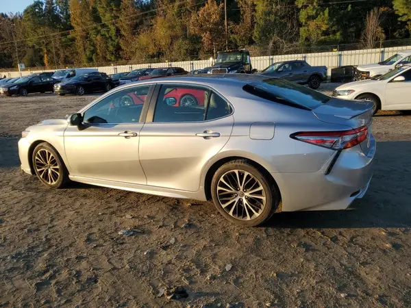 4T1B11HK8JU674288 2018 TOYOTA CAMRY - Image 2