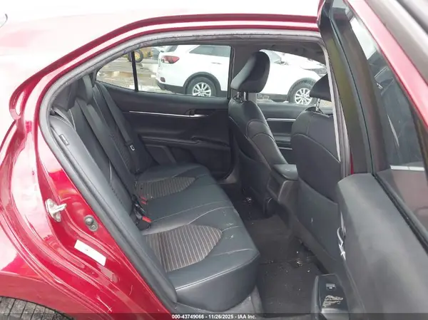 4T1B11HK8JU674761 2018 TOYOTA CAMRY - Image 8