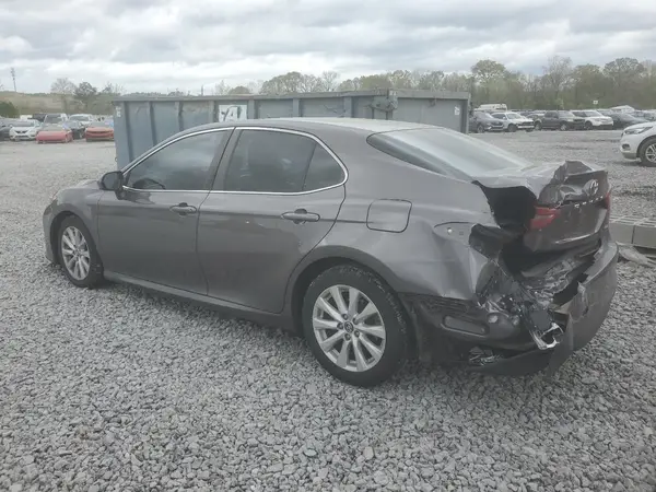 4T1B11HK8JU676476 2018 TOYOTA CAMRY - Image 2