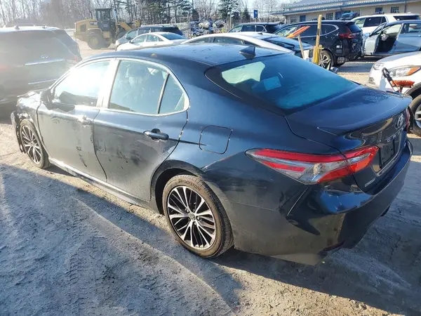 4T1B11HK8JU678101 2018 TOYOTA CAMRY - Image 2