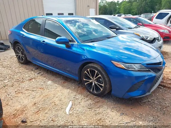 4T1B11HK8KU161060 2019 TOYOTA CAMRY - Image 1
