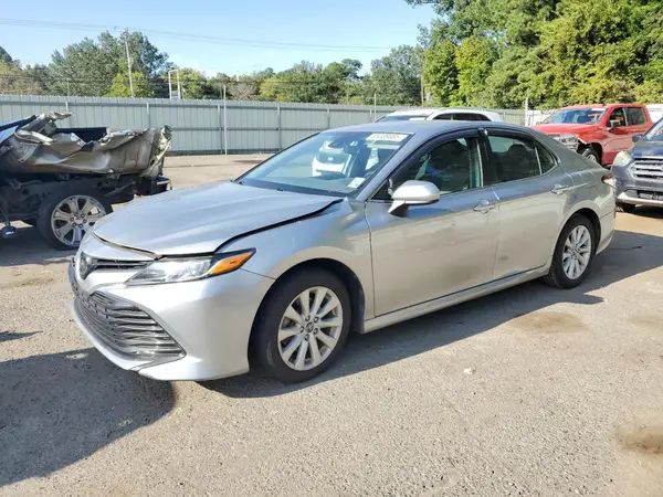 4T1B11HK8KU165352 2019 TOYOTA CAMRY - Image 1