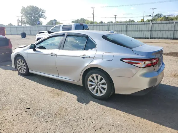 4T1B11HK8KU165352 2019 TOYOTA CAMRY - Image 2