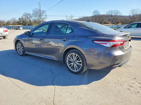 4T1B11HK8KU165710 2019 TOYOTA CAMRY - Image 2