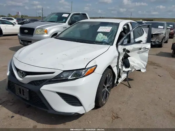 4T1B11HK8KU169580 2019 TOYOTA CAMRY - Image 2