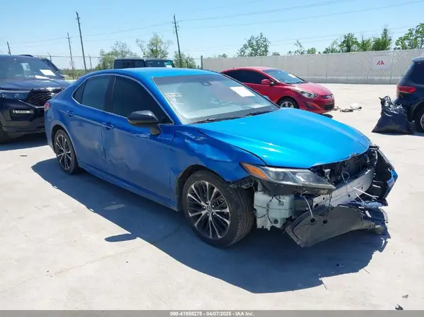 4T1B11HK8KU171569 2019 TOYOTA CAMRY - Image 1