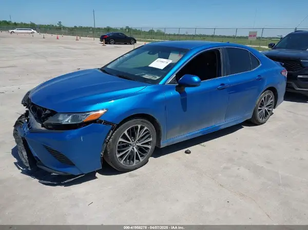 4T1B11HK8KU171569 2019 TOYOTA CAMRY - Image 2