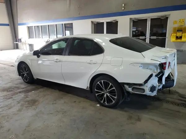 4T1B11HK8KU171717 2019 TOYOTA CAMRY - Image 2