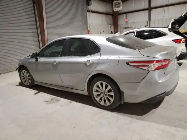 4T1B11HK8KU173239 2019 TOYOTA CAMRY - Image 2