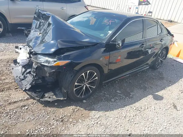 4T1B11HK8KU175279 2019 TOYOTA CAMRY - Image 2