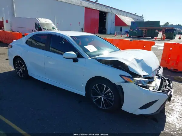 4T1B11HK8KU176500 2019 TOYOTA CAMRY - Image 1