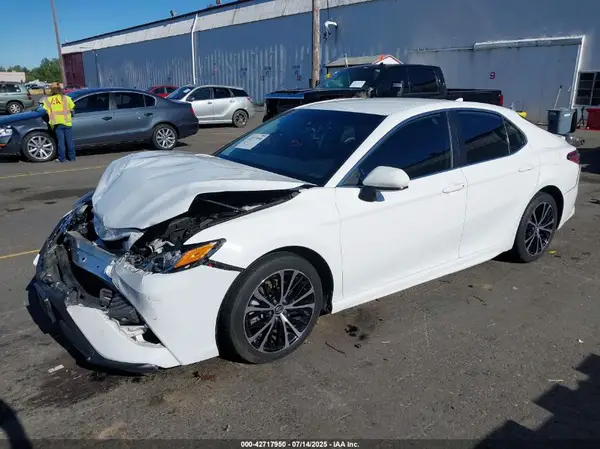 4T1B11HK8KU176500 2019 TOYOTA CAMRY - Image 2