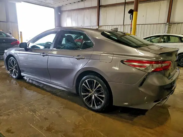 4T1B11HK8KU182085 2019 TOYOTA CAMRY - Image 2