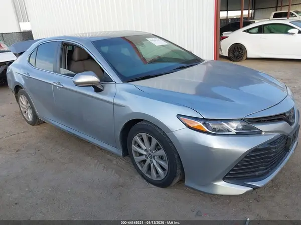 4T1B11HK8KU183334 2019 TOYOTA CAMRY - Image 1