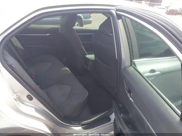 4T1B11HK8KU187092 2019 TOYOTA CAMRY - Image 8