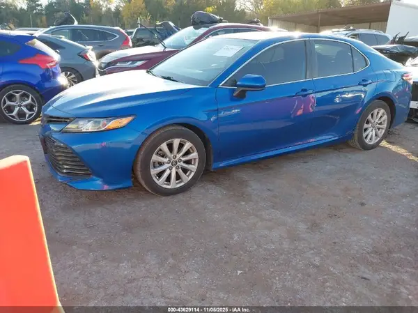 4T1B11HK8KU187948 2019 TOYOTA CAMRY - Image 2